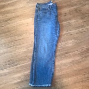NWOT JCrew Slim Boyfriend Jean in Creek Wash
